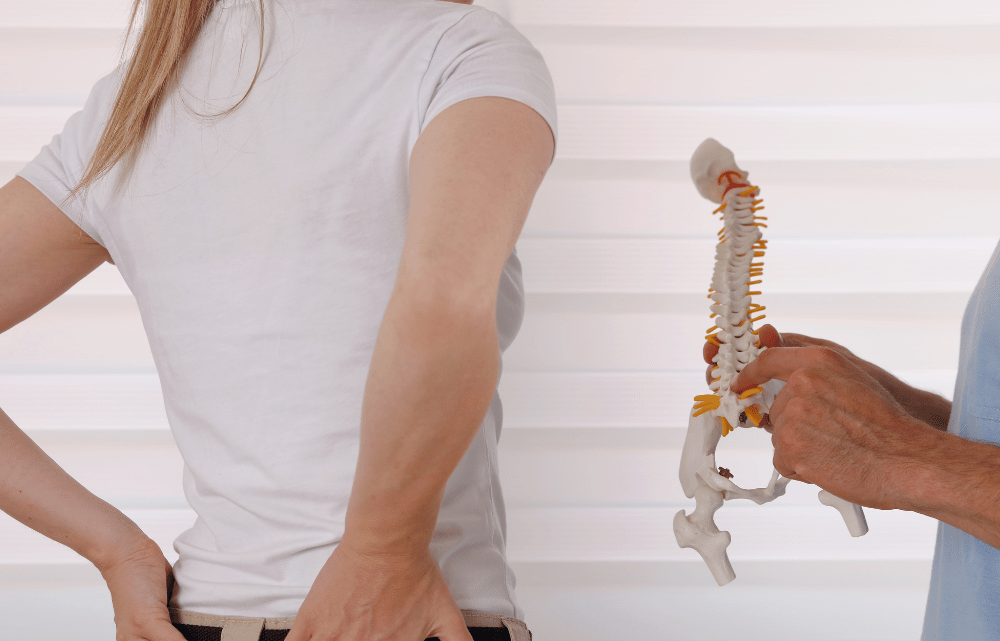 Chiropractor for pinched nerve in Naples FL providing personalized care for nerve compression symptoms